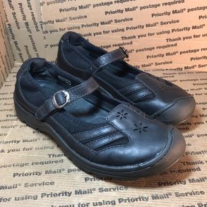 Keen Like New! Black Leather Mary Jane Style Shoe